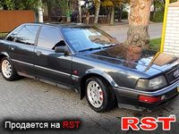 AUDI V8
