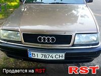 AUDI V8