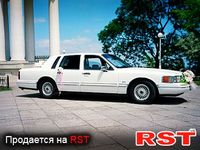 LINCOLN Town Car