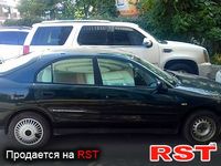 MITSUBISHI Carisma