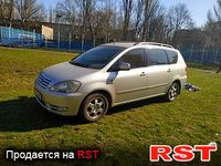 TOYOTA Avensis Verso
