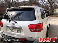 TOYOTA Sequoia