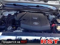 TOYOTA Tacoma