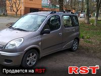 TOYOTA Yaris Verso