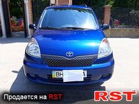 TOYOTA Yaris Verso