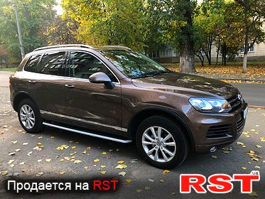 VOLKSWAGEN Touareg