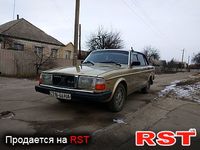 VOLVO 240